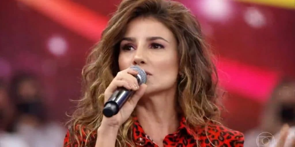Paula Fernandes assume seu amor verdadeiro e faz declaração para a mulher da sua vida: "Fazer um carinho"