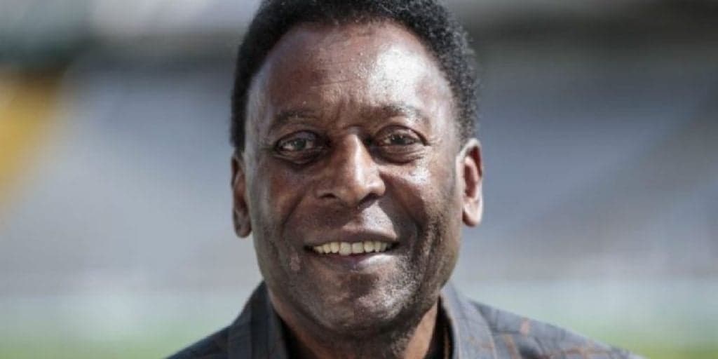 Após notícia de cânceres espalhados pelo corpo, Pelé é internado e família acaba sendo chamada