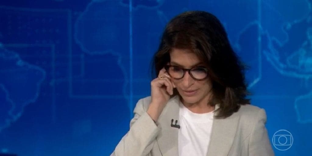 Renata Vasconcellos recebe notícia no ponto, se desespera ao vivo e Jornal Nacional é encerrado às pressas