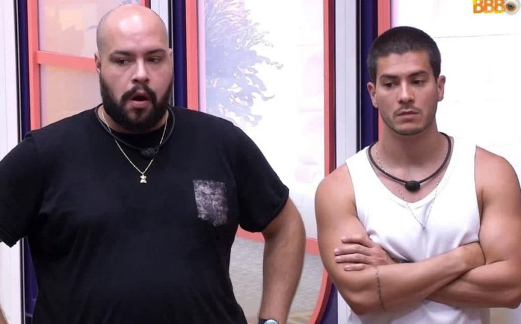 BBB22: Tiago e Arthur se 'estranham' com Douglas na Xepa: "Mão de vaca"