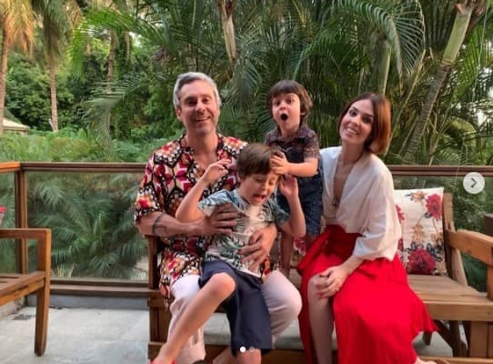 Alexandre Nero com a esposa e filhos (Foto: Reprodução)