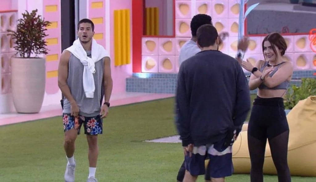 BBB22: Arthur ignora Jade após ela vencer Prova do Líder: “Quem tira é o público"