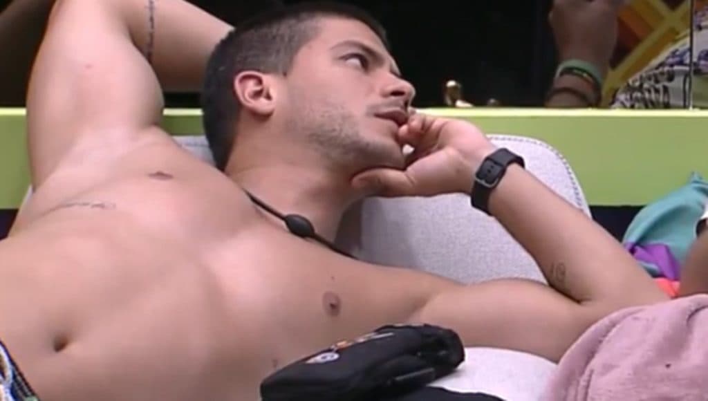 Arthur Aguiar é zoado por ser comilão no BBB22 mas confessa nunca ter comido um doce: "Medo de engasgar"