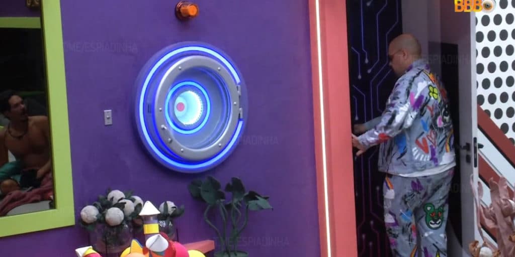 Urgente! Tiago Abravanel aperta o botão, desiste de vez do BBB22 e gera choro e desespero