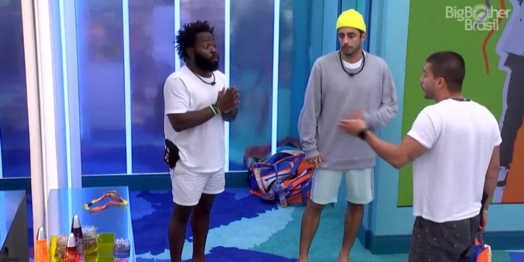 BBB22: Arthur e Douglas brigam após descordarem e brother detona: "É um imbecil mimado"