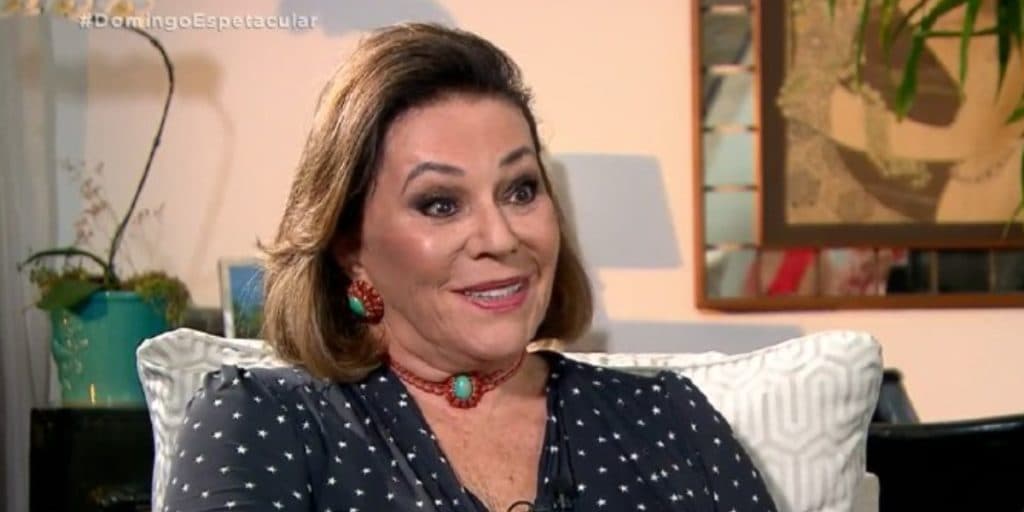 Beth Szafir fala sobre decisão de estar solteira há anos
