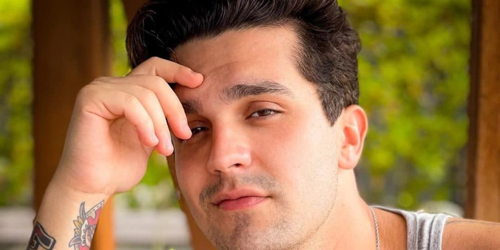 “Pra mim nunca foi xingamento”, diz Luan Santana sobre ser chamado de gay; Até Lucas Lucco foi envolvido