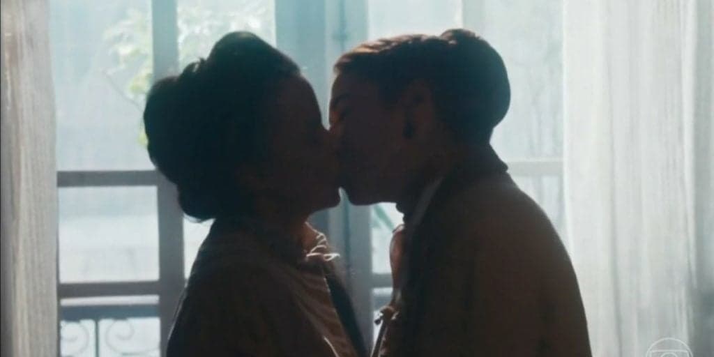 Nos Tempos do Imperador: Atriz comemora beijo lésbico na novela das 6h: "Muito orgulho"