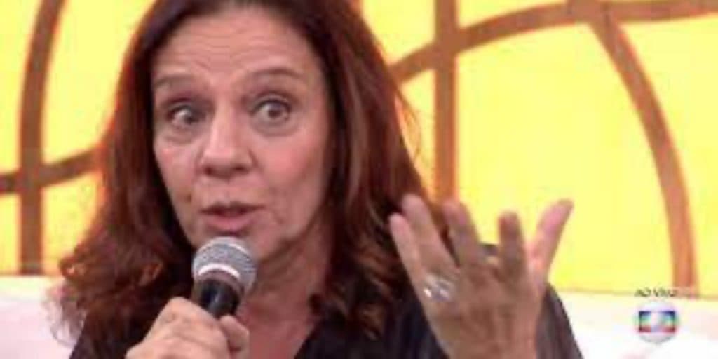Rosi Campos dá facada na Globo e assina contrato com concorrente, após 17 anos
