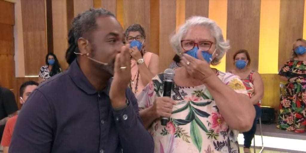 Substituto de Fátima Bernardes fica escandalizado, ouve palavrão ao vivo e idosa arregaça: "Ficaram p#tos"