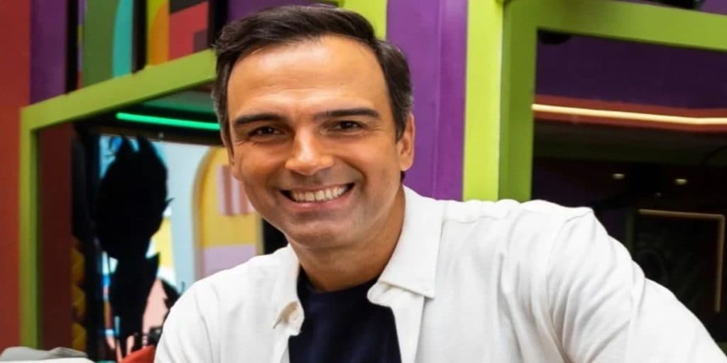 Tadeu Schmidt, após anos de casamento, publica foto de família