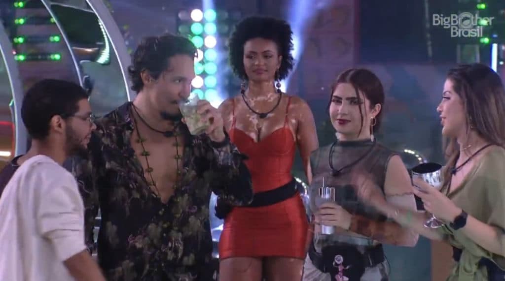 BBB22: Festa da líder tem fofoca distorcida, azaração, promessa de jogo e ainda sister 'na seca'; veja