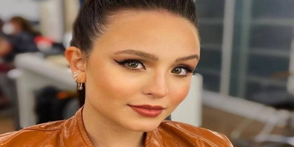 "Íntimos", diz Larissa Manoela sobre sexo com ator global durante gravações de novela
