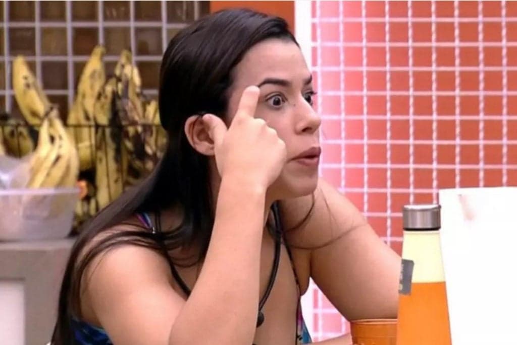 BBB22: Larissa detona ex-colega da Casa de Vidro e dispara: "Bem invasivo"