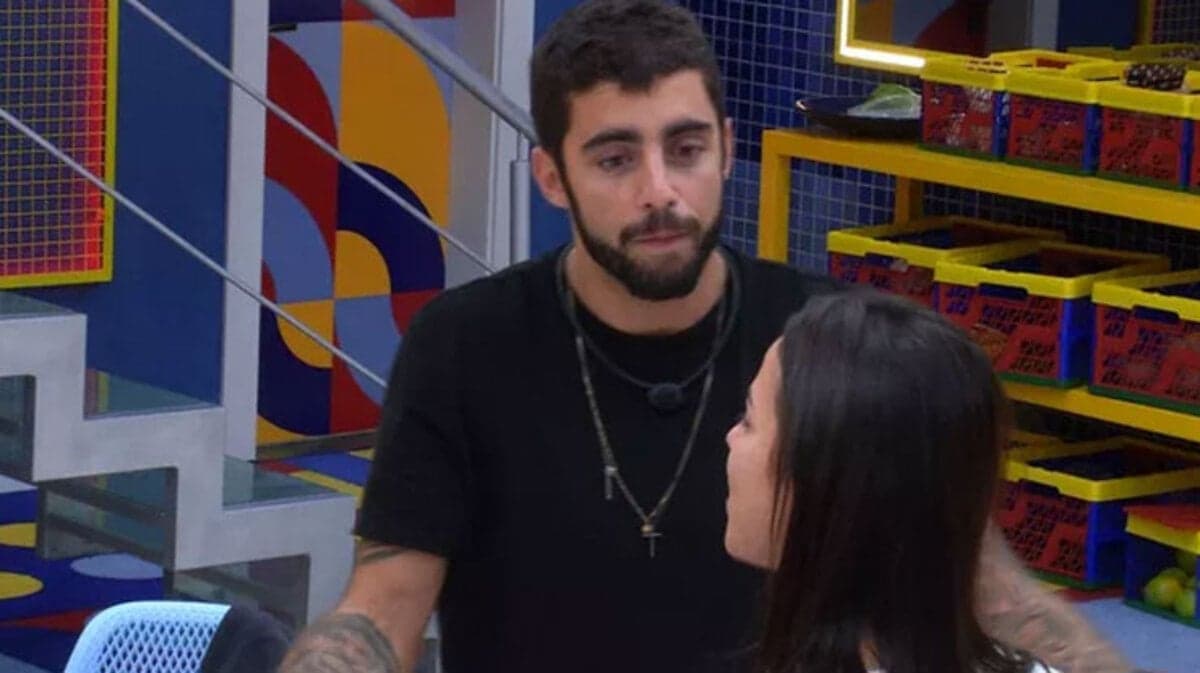 BBB22: Larissa e Scooby se entendem após confusão por causa de um limão (Foto: Reprodução)