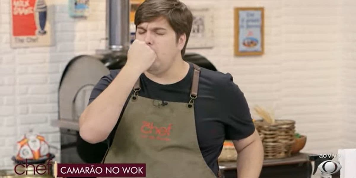 Edu Guedes castiga assistente do The Chef, vê rapaz passar mal na Band e detona: "Vai chorar?"