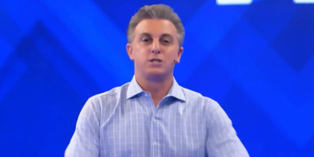 Luciano Huck entra às pressas com Domingão, anuncia saída e revela: "Acabou faz tempo"