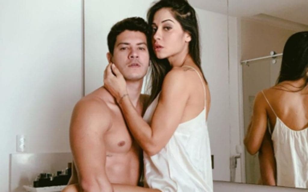 "Deus está presente", dispara Maíra Cardi ao revelar que transa com Arthur Aguiar ao som de música gospel