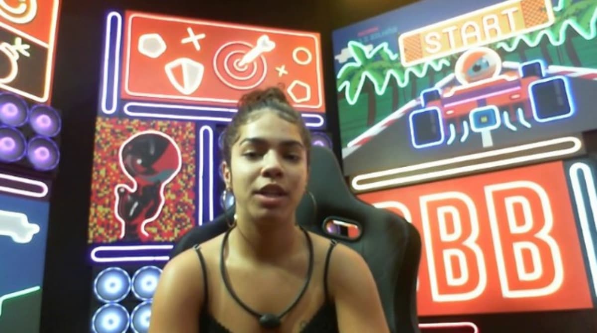 Maria no confessionário pedindo desculpas, logo em seguida, recebe a notícia da expulsão do BBB22 (Foto: Reprodução / Globoplay) Maria no confessionário pedindo desculpas, logo em seguida, recebe a notícia da expulsão do BBB22 (Foto: Reprodução / Globoplay)