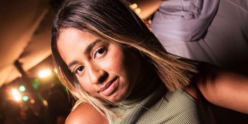 Solteira, MC Loma anuncia gravidez aos 19 anos, expõe diagnóstico médico e enfrenta grave risco
