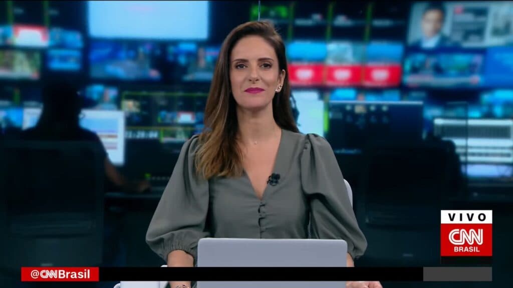 Monalisa Perrone bate-boca com anti-Lula, o desmoraliza ao vivo e é ovacionada: "Deixa eu terminar"