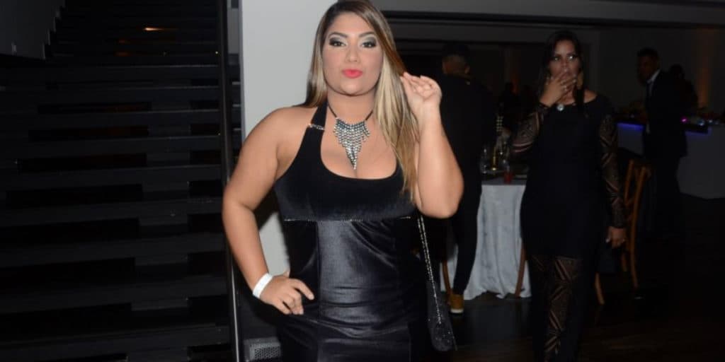 Mulher Filé dá à luz, filho vai parar na UTI e funkeira implora por milagre: "Passando pra avisar"