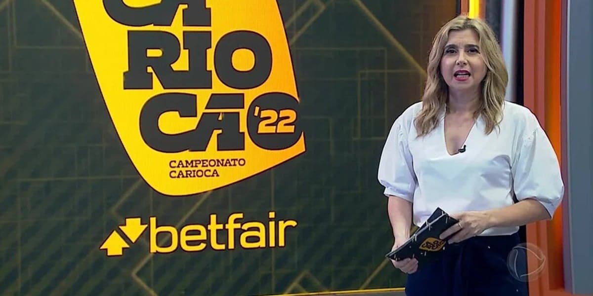 Mylena Ciribelli leu pronunciamento da Record ao vivo (Foto: Reprodução / Record)