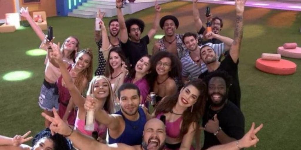 Bomba! Participante do BBB22 engravida dentro do reality, expõe vidente