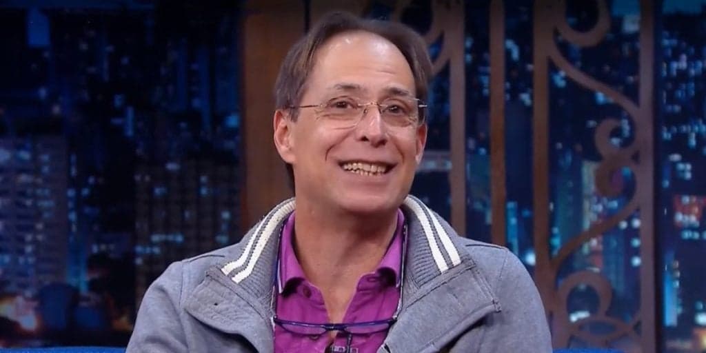 Após viver discretamente e aos 59 anos, Pedro Cardoso escancara com quem é casado publicamente: "Bonito"