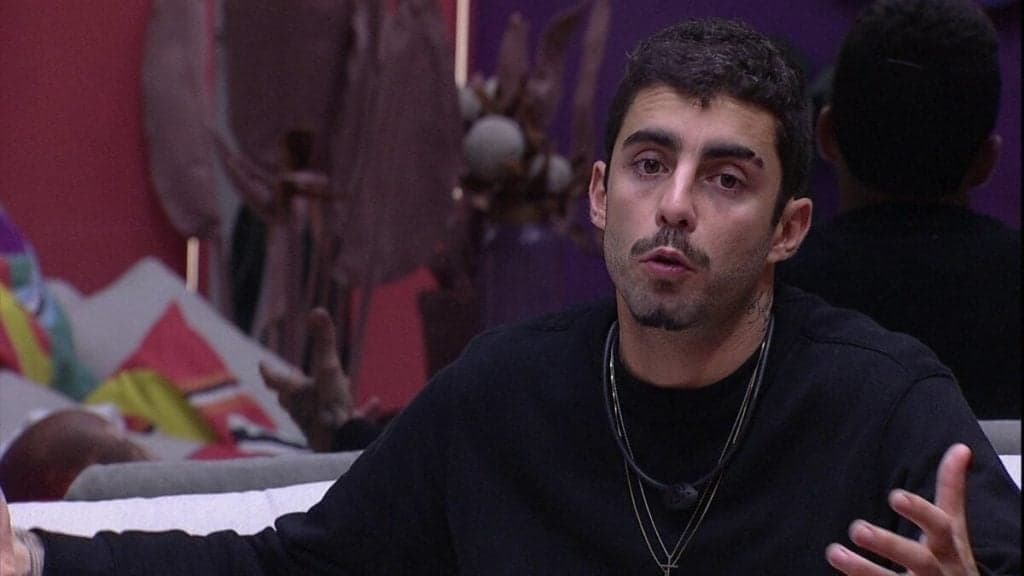 BBB22: Atrapalhado, Pedro Scooby diverte os colegas com casamento no dia errado: "Vamos celebrar"
