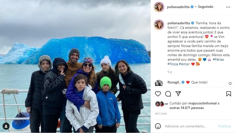 Poliana Abritta com a família (Foto: Reprodução)