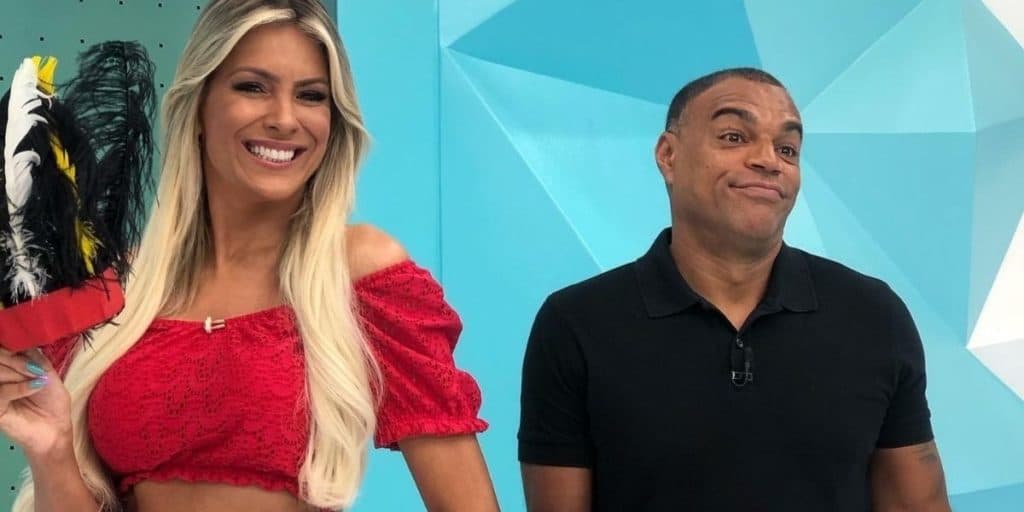 Denílson deixa o Jogo Aberto, Renata Fan convoca substituto e comentarista expõe motivo na Band: "Aconteceu"