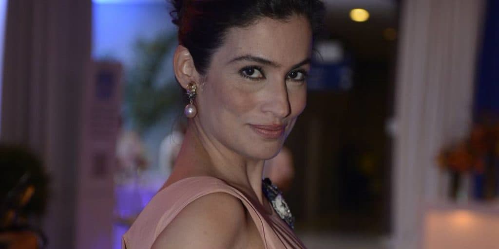 Discreta, Renata Vasconcellos vive romance dentro da Globo