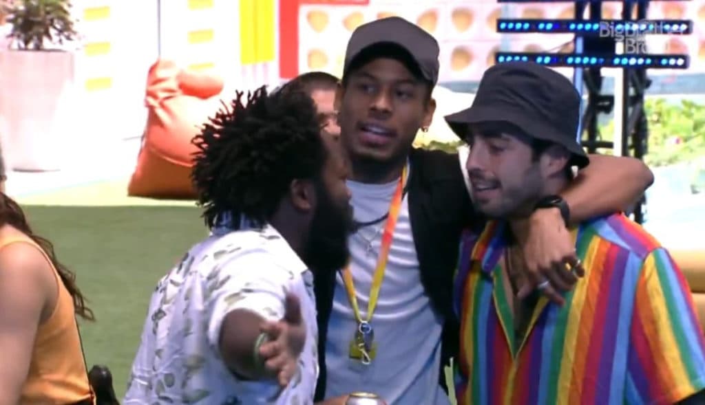 BBB22: Pedro Scooby fica desanimado com Beija-Flor; web reage: "Nem se mexe"