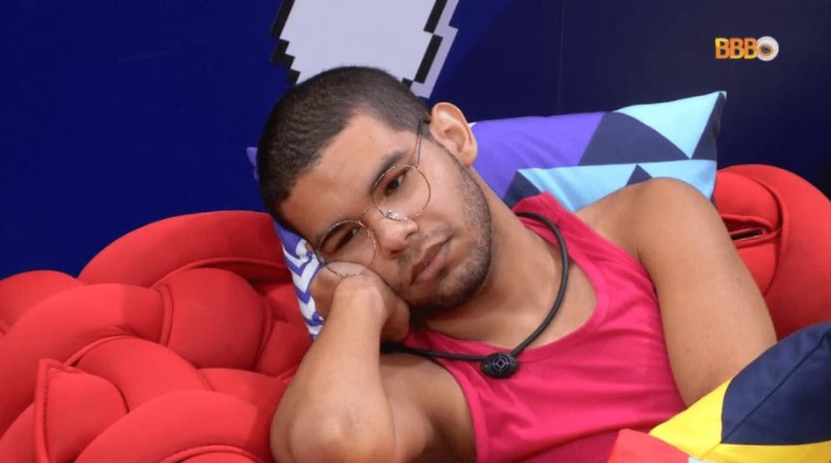 Vyni é a nova 'planta' do BBB22 (Foto: Reprodução / Globoplay)