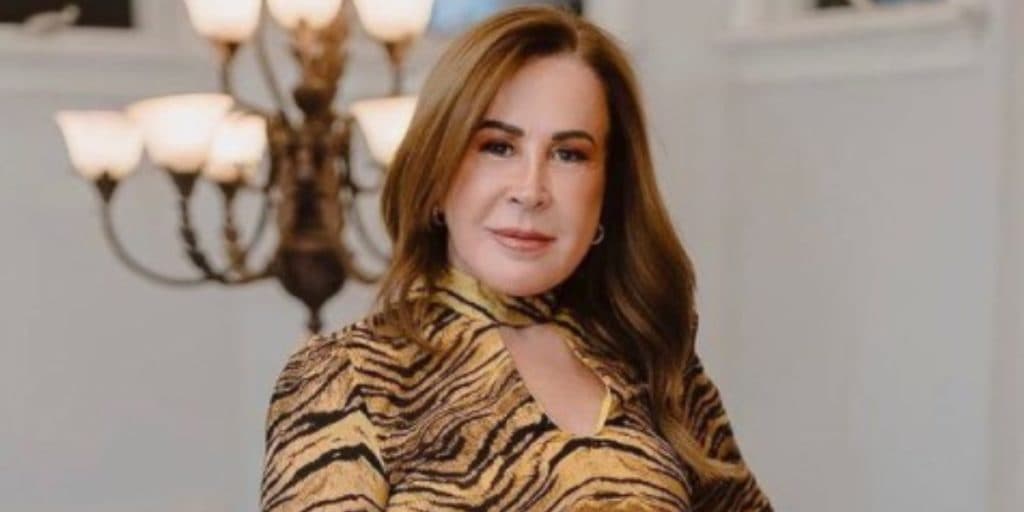 Zilu surge agarradinha com atriz da Globo e declara amor, após beijar loira: "Momentos especiais"