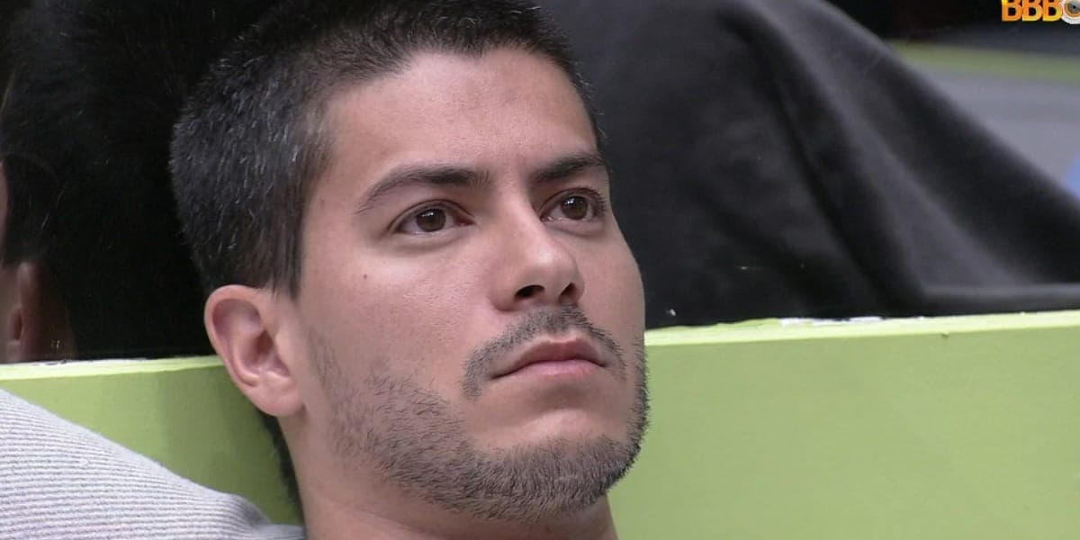 Arthur Aguiar pediu desculpa de sua torcida após desistência no Jogo da Discórdia (Foto: Reprodução) Arthur Aguiar pediu desculpa de sua torcida após desistência no Jogo da Discórdia (Foto: Reprodução)
