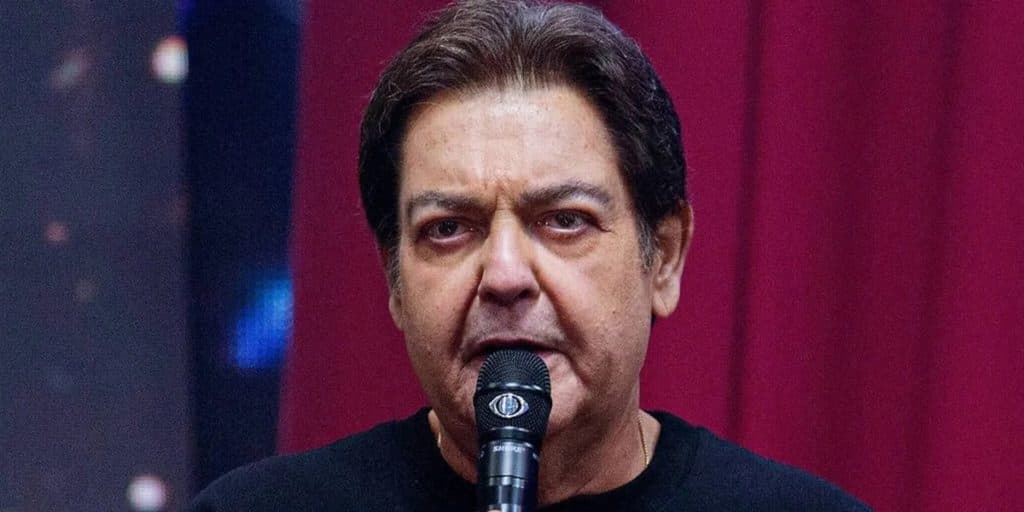 “Absurdo”, Faustão, ao vivo, expõe queda de avião com cantores, mortes são confirmadas e programa é cancelado