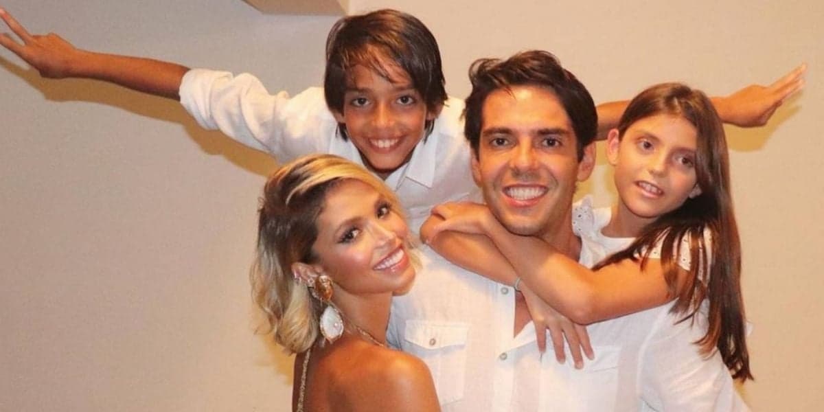 Carol Dias, esposa de Kaká, anuncia morte da filha Carol Dias, esposa de Kaká, anuncia morte da filha