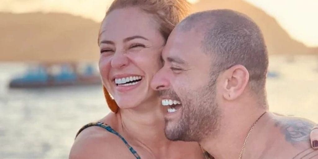 Paolla Oliveira tem foto exposta totalmente nua na cama com Diogo Nogueira e sexo explode: "Fogo"