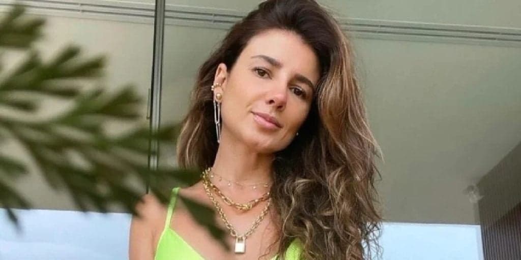 Paula Fernandes é abandonada por parceiro, humilhada por cantores e se afunda na carreira