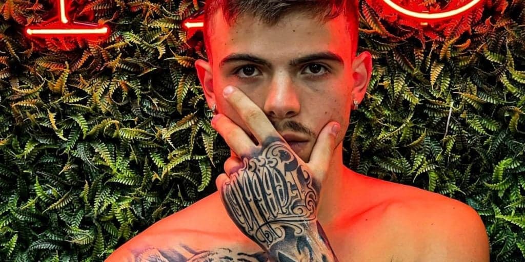 Thomaz Costa, após ser flagrado transando na rua, recebe proposta íntima absurda de fã: "100 mil reais"