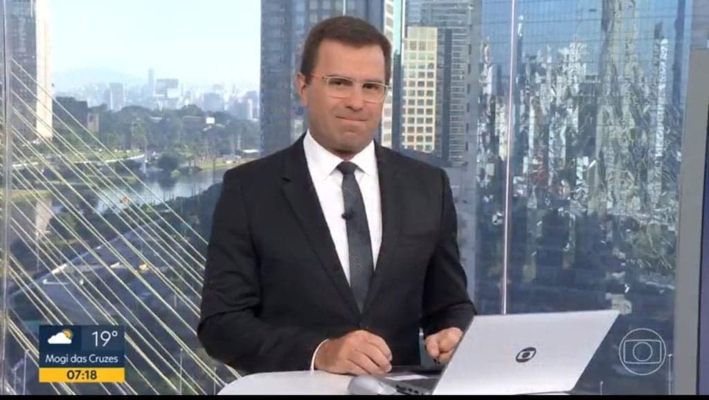 Bocardi é interrompido por crise de choro ao vivo no BDSP e âncora desaba na Globo: "Não tem nem palavras"