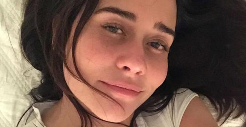 Alessandra Negrini, na casa dos 50, se declara para novinho e demonstra fascínio: "Louca de amor"