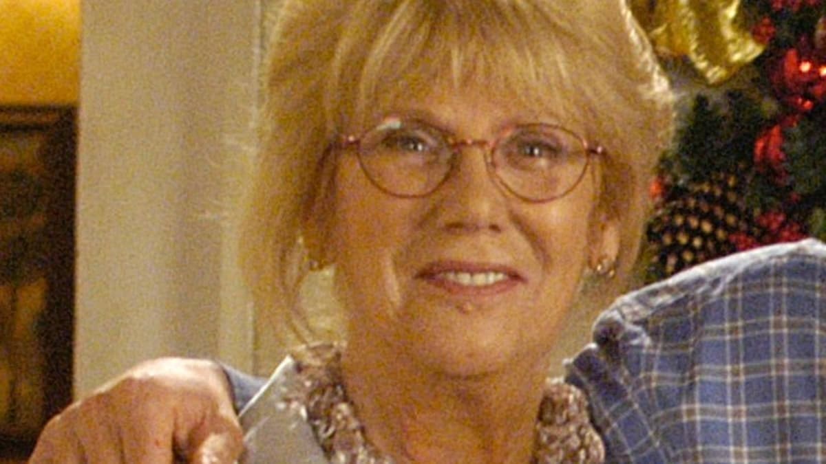 A atriz britância Anna Karen morre em tragédia A atriz britância Anna Karen morre em tragédia