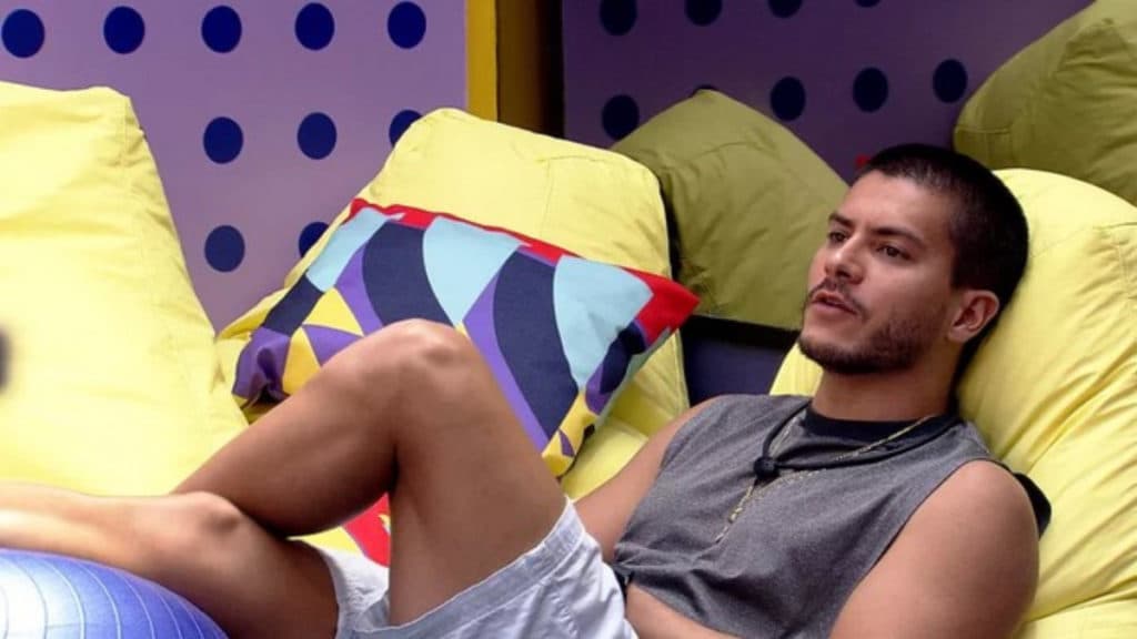 BBB22: Arthur declara voto em Eliezer e alfineta Linn "Está indo para o lugar que está saindo gente"