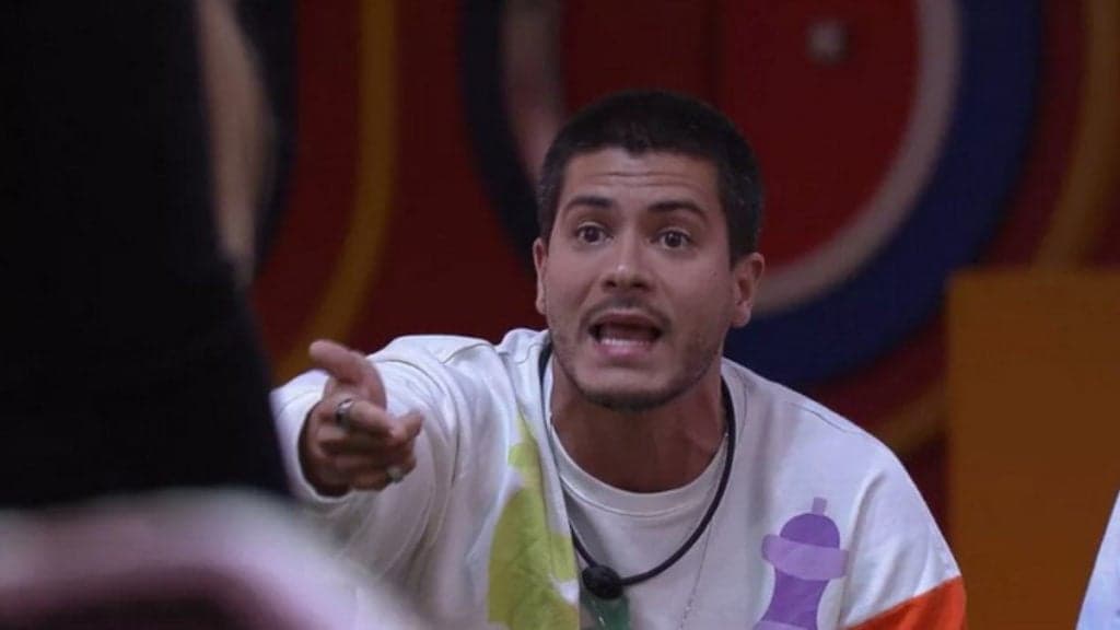 BBB22: Flechadas de climão! Arthur é atacado, fica 'pistola' e massacra adversários; veja o que rolou
