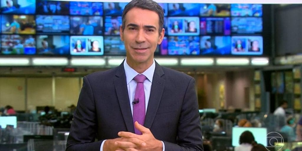 Casado, César Tralli beija mulher nos bastidores da Globo e abre o coração em vídeo: "Muito amor''