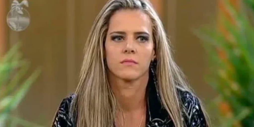 Ex-A Fazenda e furacão da CPI, Denise Rocha ressurge das cinzas e com aparência irreconhecível