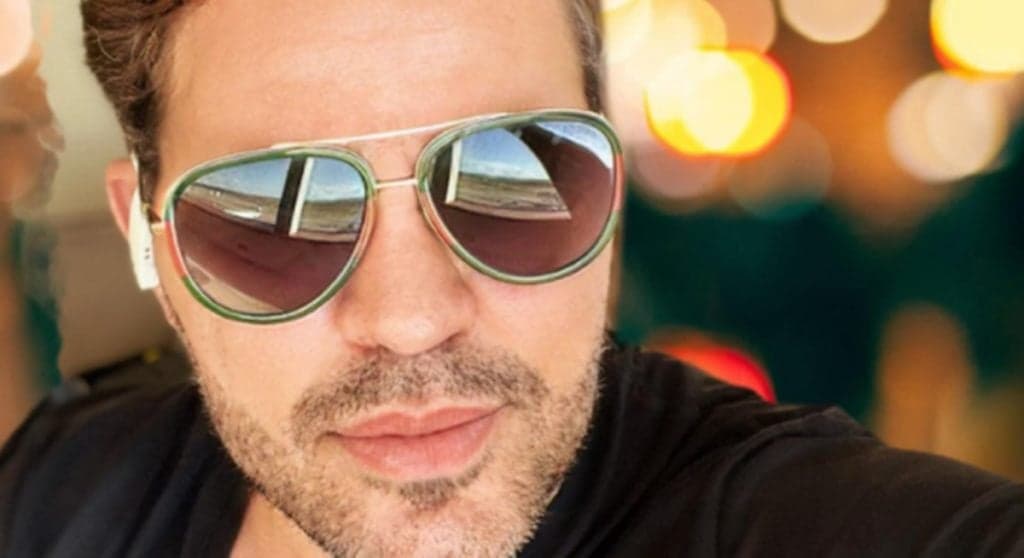 Eduardo Costa fica doido da vida ao descobrir traição de cantor e detona publicamente: "Tenho ciúmes"